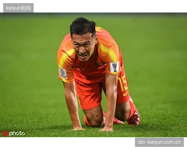 门兴后防线压力巨大，中场拦截保护不力是主要原因之一。